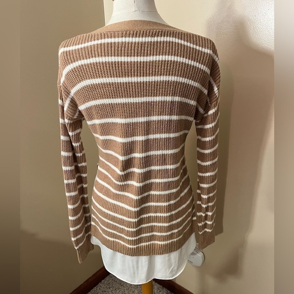 LOFT Tan/Cream Sweater with Shirttail Hem Sz S EUC - Picture 2 of 5